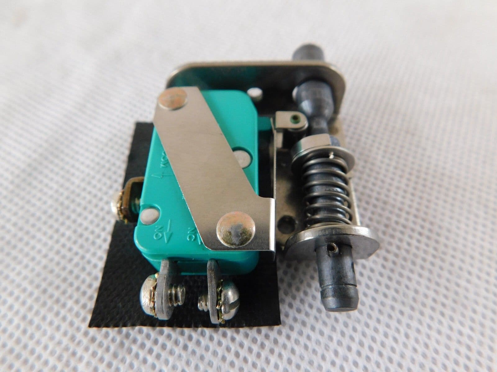 Ex RAF Honeywell Limit Micro Door Switch Part No MS16106-1 D5C