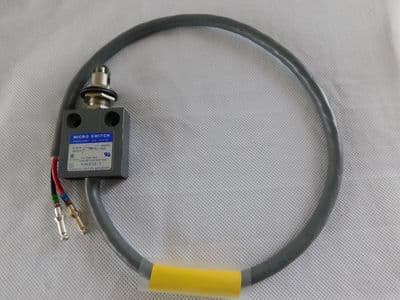 Honeywell 914CE28-3 Enclosed Roller Limit Switch [D6B]