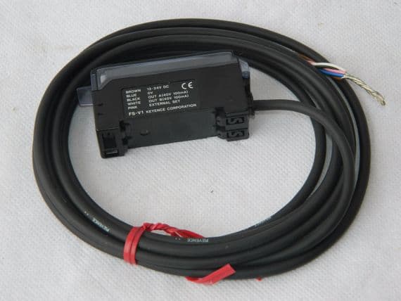 Keyence FS-V1 Digital Calibration Fiberoptic Sensor Output NPN 1R11B