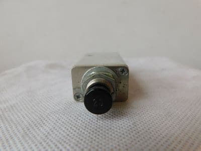 Klixon Aircraft Circuit Breaker 20 Amp, D6761-1-20 [1R8B]