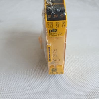 Pilz PNOZ S7 Safety Relay Contact Expansion Module, New and Sealed [D8B]