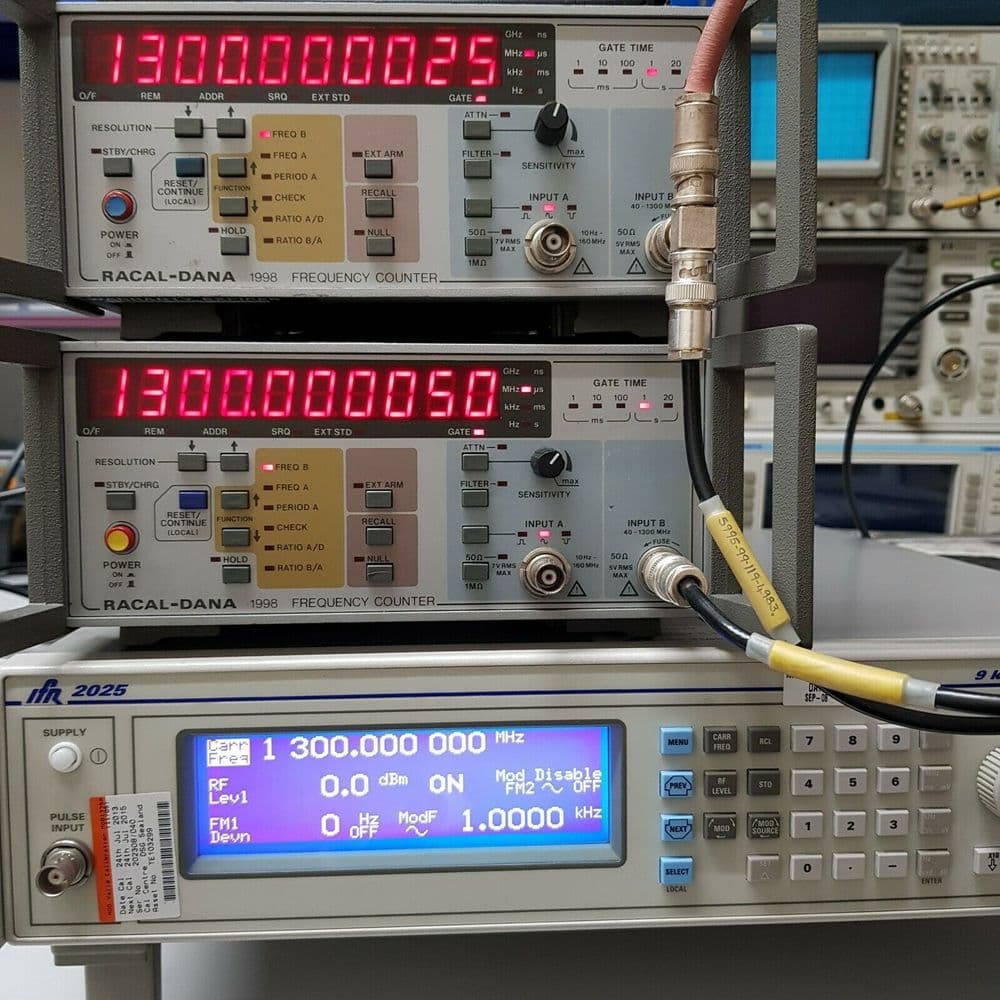 Racal Dana 1998 1 3GHz Frequency Counter RD7D
