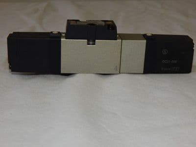 SMC Solenoid Valve, 21-26 VDC, Part Number NVFS7400R-5FZ [1R11D]