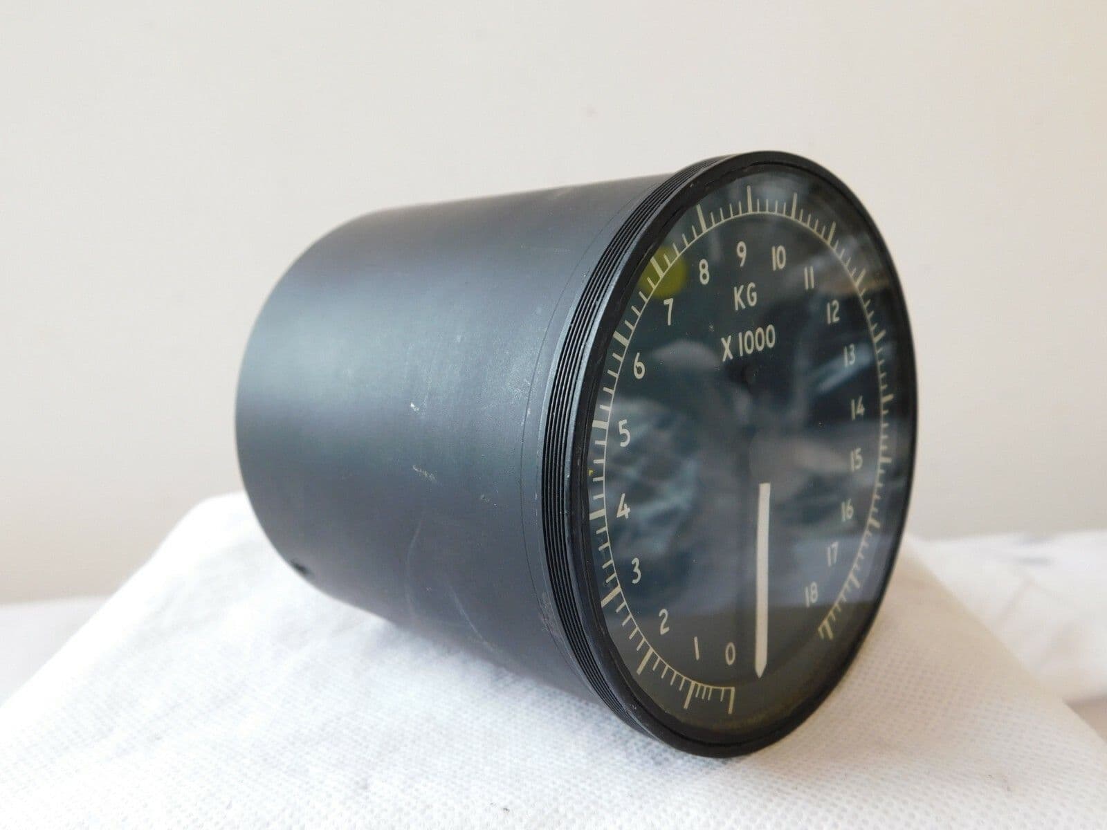 Vickers Fuel Vickers VC10 Aircraft Fuel Quantity Indicator Ref No 6A/7536939 1R8A