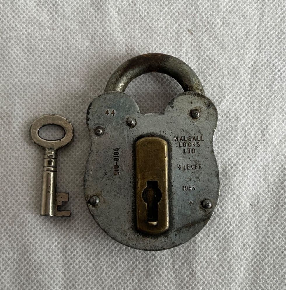 Vintage Army Ace 910-8186 Padlock With Key 1R8C