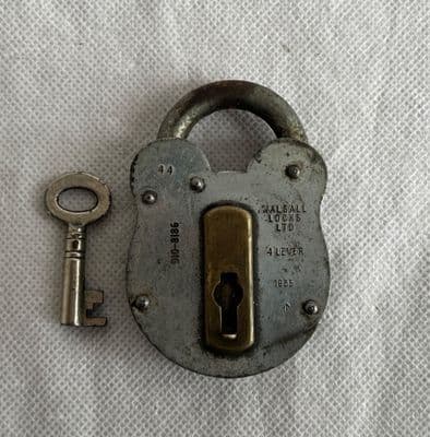 Vintage Army Ace 910-8186 Padlock With Key [1R8C]