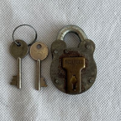 Vintage Army Squire 220 Padlock With 2 Keys, Ferret Military Vehicle [D4D]