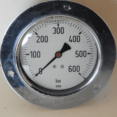 Wika 0-600 Bar Pressure Gauge, 1/2 BSP Connector [1R5B]