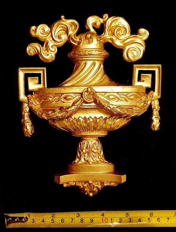 DECORATIVE EMPIRE STYLE LAMP MOULDING WALL DECORATION (No40)