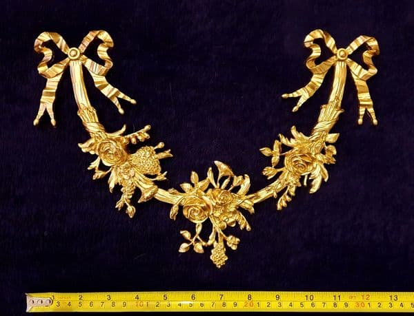 DECORATIVE MOULDING WALL DECORATION RIBBON FLORAL SWAG (No33)