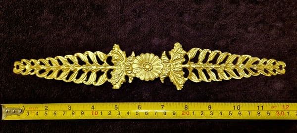 DECORATIVE PLASTIC MOULDING LOUIS XVI ANTIQUE STYLE APPLIQUE GILT WHITE WALL DECORATION (No159)