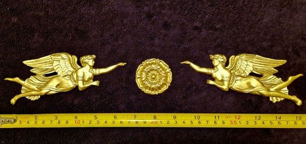 DECORATIVE PLASTIC MOULDING LOUIS XVI ANTIQUE STYLE APPLIQUE GILT WHITE WALL DECORATION (No160)