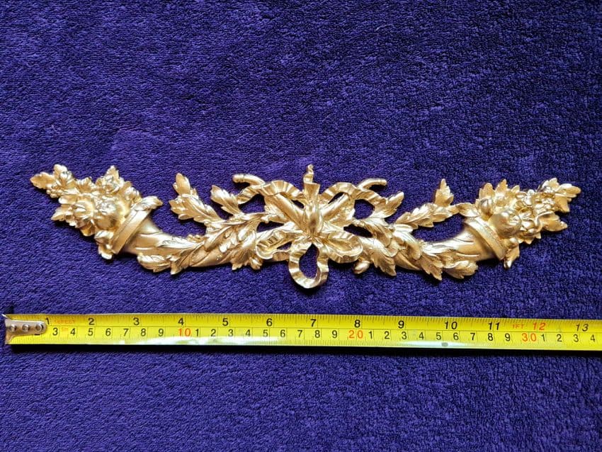 DECORATIVE PLASTIC MOULDING LOUIS XVI ANTIQUE STYLE APPLIQUE GILT WHITE WALL DECORATION (No193)