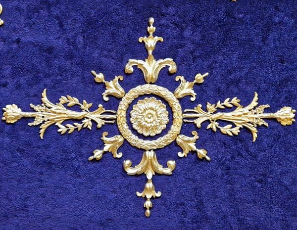 DECORATIVE PLASTIC MOULDING LOUIS XVI ANTIQUE STYLE APPLIQUE GILT WHITE WALL DECORATION (No195)