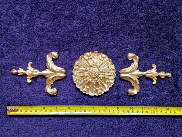DECORATIVE PLASTIC MOULDING LOUIS XVI ANTIQUE STYLE APPLIQUE GILT WHITE WALL DECORATION (No197)