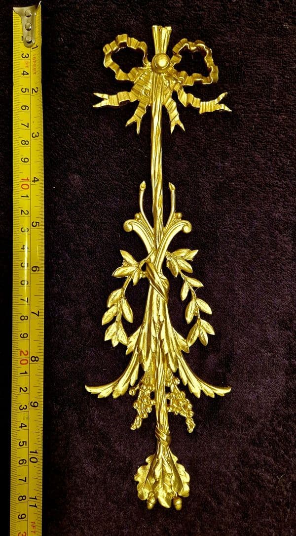 DECORATIVE PLASTIC MOULDING LOUIS XVI ANTIQUE STYLE APPLIQUE GILT WHITE WALL DECORATION (No157)