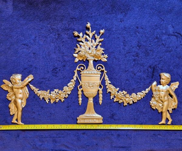 DECORATIVE RESIN PEDIMENT LOUIS XVI CHERUBS FLORAL APPLIQUE GILT WHITE DECORATION (No185)