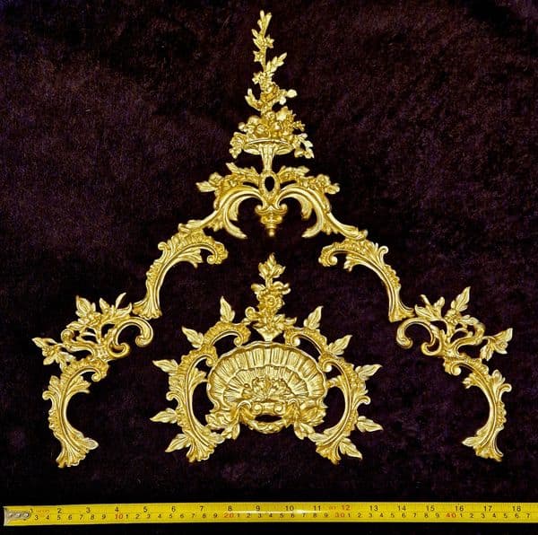 LARGE DECORATIVE PLASTIC PANEL PEDIMENT LOUIS XV APPLIQUE GILT WHITE DECORATION (No174)