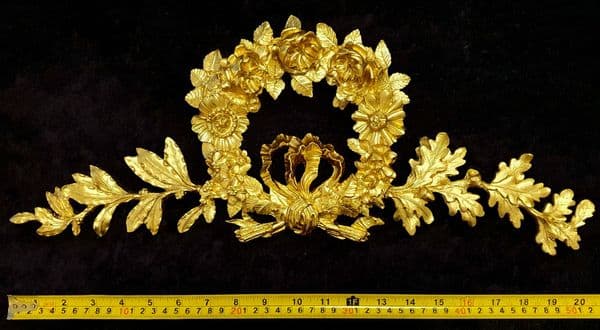 LARGE DECORATIVE RESIN PEDIMENT LOUIS XVI FLORAL APPLIQUE GILT WHITE DECORATION (No142)