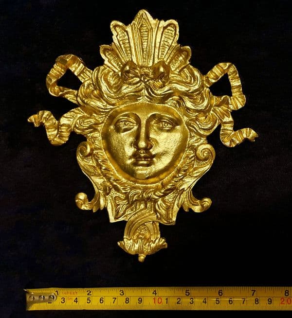 LARGE ORNATE LOUIS XVI WALL FEMALE FACE MOULDING DECORATION (No132)