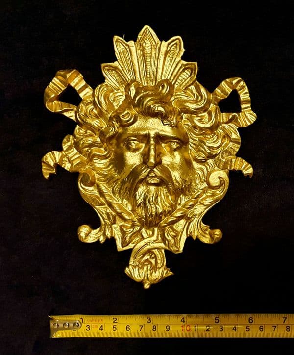 LARGE ORNATE LOUIS XVI WALL MALE FACE MOULDING DECORATION (No133)