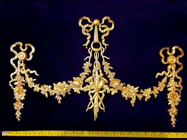 ORNATE DECORATIVE MOULDING VICTORIAN ANTIQUE FLORAL WALL DECORATION (No28)