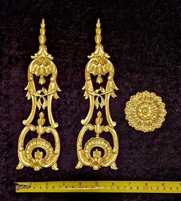 PAIR DECORATIVE MOULDING ANTIQUE ORNATE WALL OR FURNITURE DECORATION (No180)
