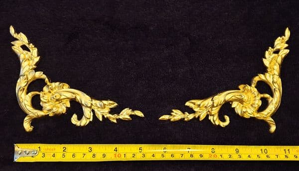 PAIR DECORATIVE MOULDING ANTIQUE ORNATE WALL OR FURNITURE DECORATION (No126)