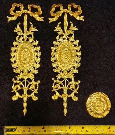 PAIR DECORATIVE MOULDING ANTIQUE ORNATE WALL OR FURNITURE DECORATION (No147)