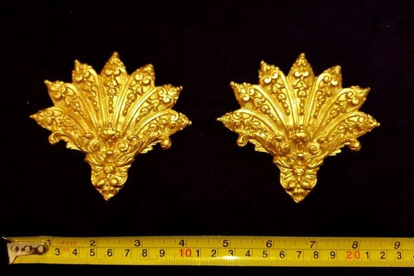 PAIR DECORATIVE MOULDING ANTIQUE STYLE WALL MIRROR DECORATION (No62)