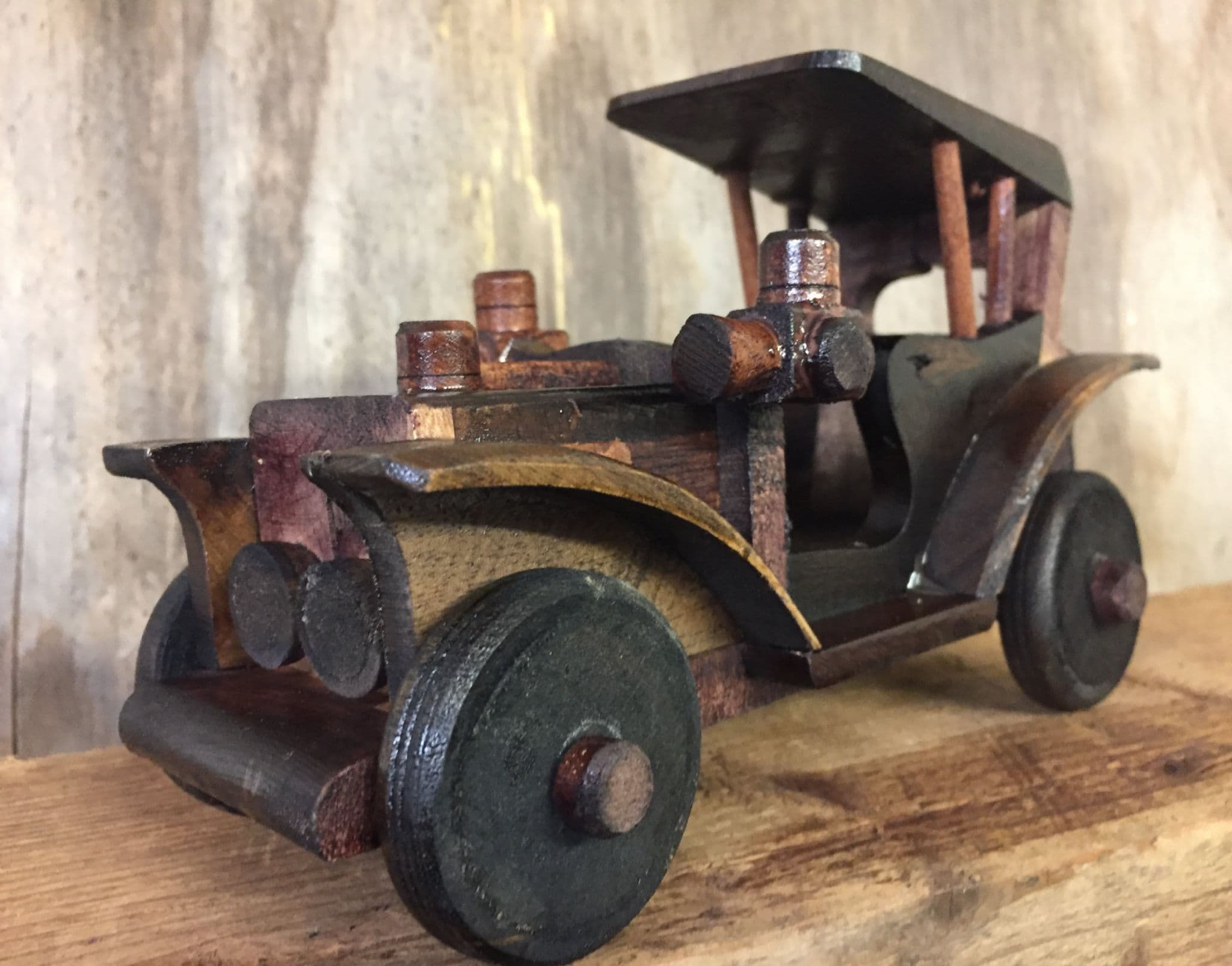 Hand Crafted Wood Classic Saloon Car with Turning Wheels