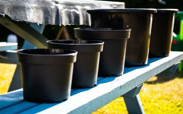 Black Plastic Plant Pot  , Flower Pots, Tubs over 30litres with  Hadles