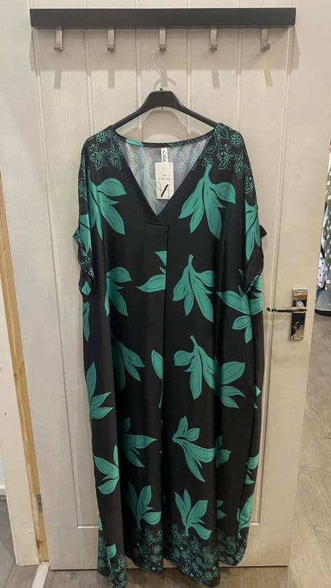 BLK/ GREEN V NECK DRESS