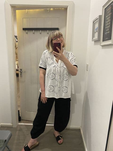 BRODERIE COTTON TIE TOP