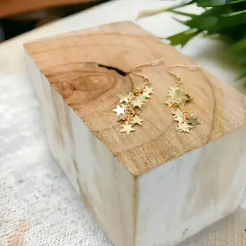 CASCADING STAR HOOK EARRINGS IN GOLD