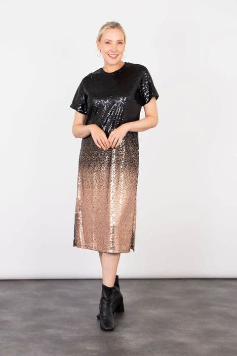 CELESTE MIDAXI T- SHIRT DRESS BLK/ BRZ SEQUIN