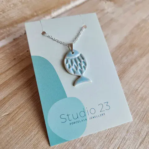 CERAMIC FISH PENDANT NECKLACE