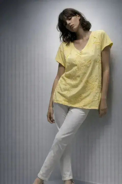 EMBELLISHED V NECK TEE