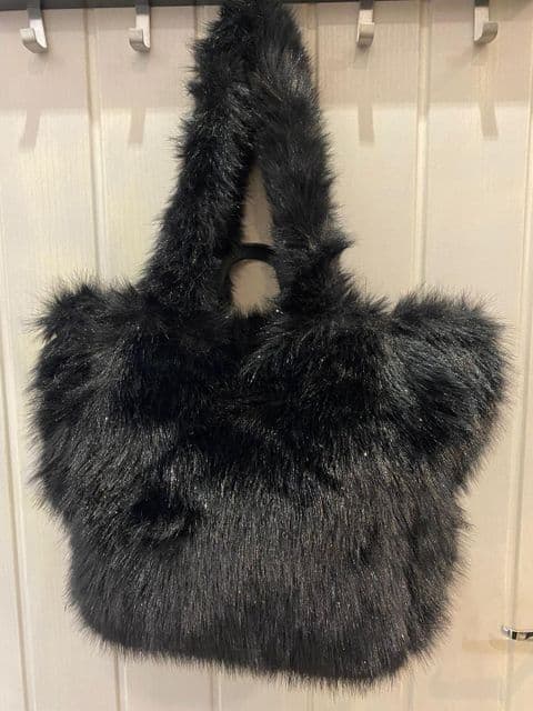 FAUX FUR BLACK TOTE