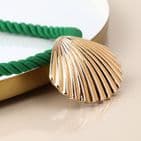 GOLDEN GREEN CORD CLAM SHELL NECKLACE