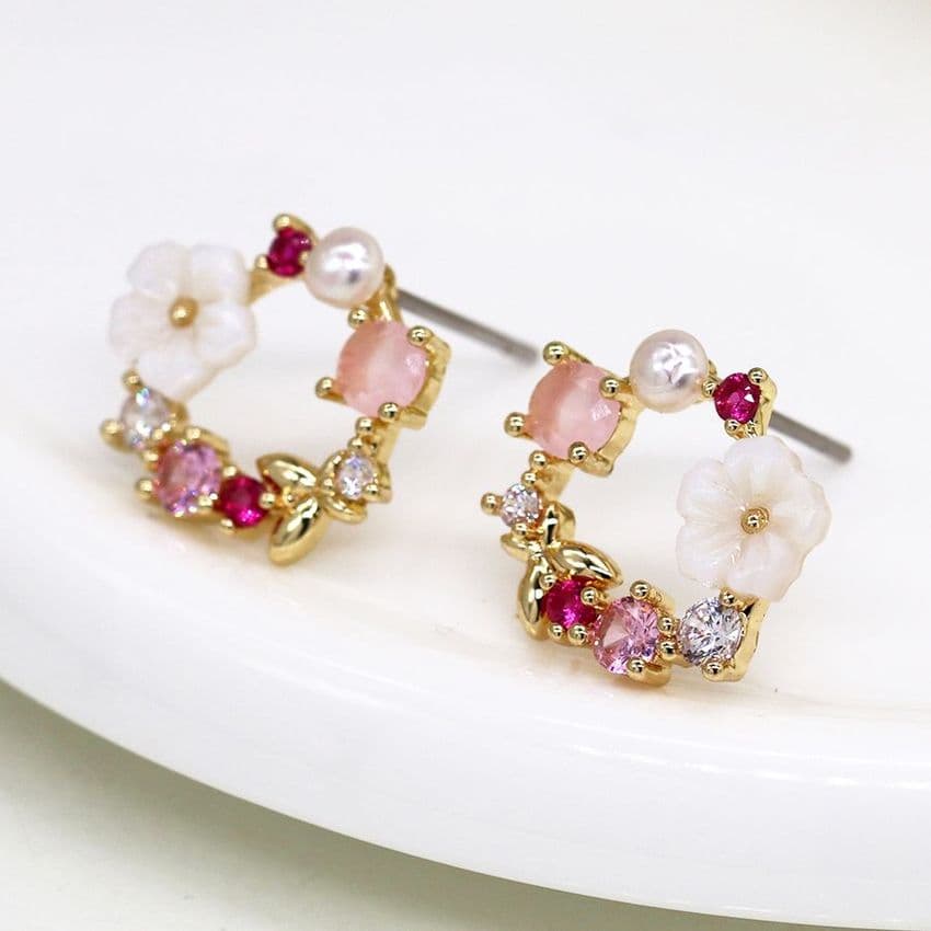 GOLDEN SHELL & CRYSTAL WREATH EARRINGS