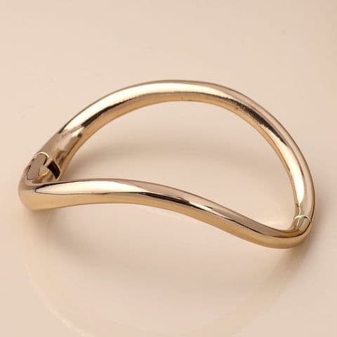 GOLDEN SIMPLE CURVE HINGED BANGLE