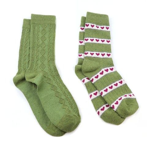 GREEN CABLE KNIT SOCKS SET WITH HEART
