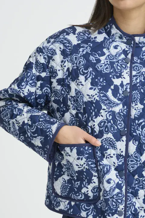 IHLIVANTA JACKET IN PAISLEY BLUE
