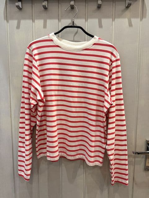 IHMIRA LONG SLEEVE T-SHIRT IN TEABERRY & CLOUD DANCER