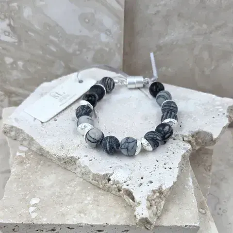 JASPER BEADED BRACELET IN GREY
