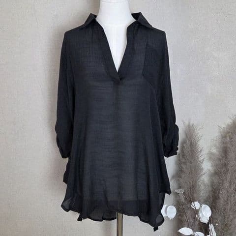 LIGHTWEIGHT COTTON FABRIC OVERTOP IN BLACK