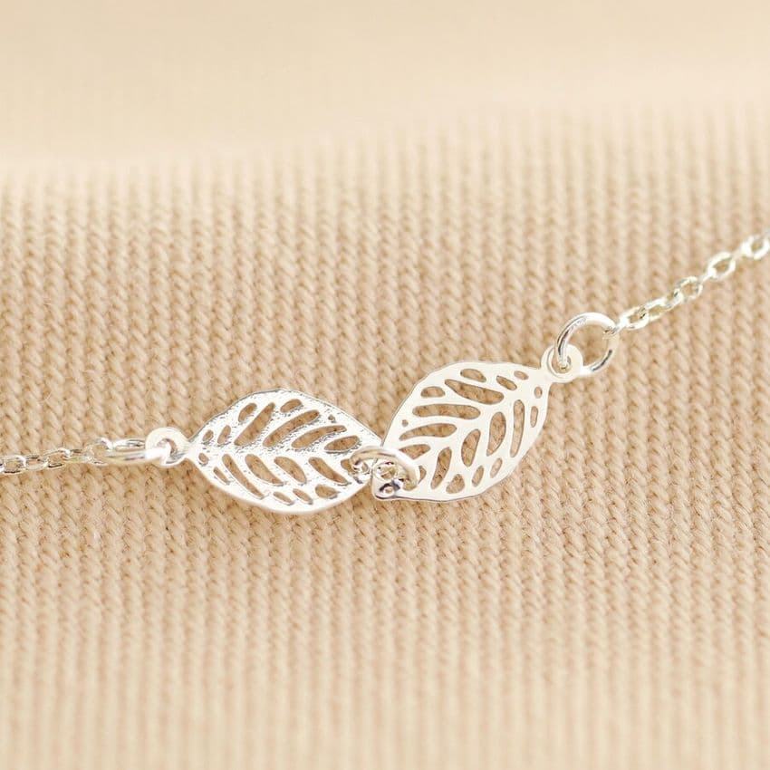 LINKED LEAF NECKLACE