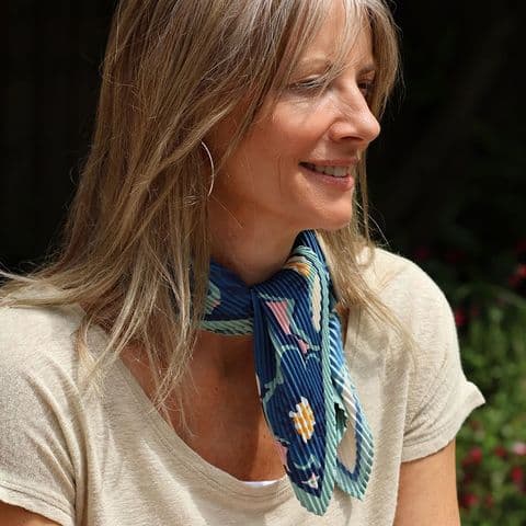 NAVY/ GREEN FLORAL RECYCLED CRINKLE SCARF