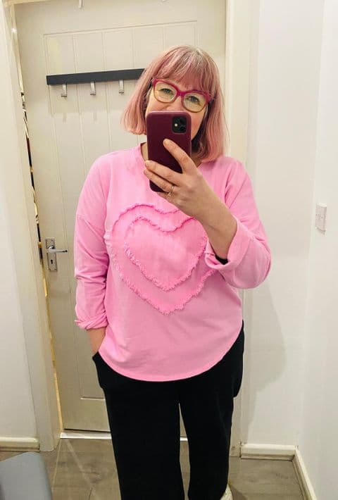 OVERSIZED HEART DETAIL COTTON TOP